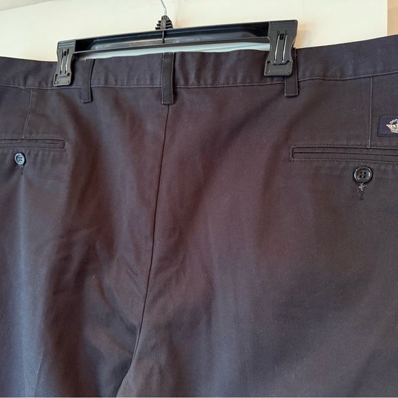 Dockers No Wrinkle Twill Classic Fit Pleated Pants in Size 44x30 - Picture 5 of 9